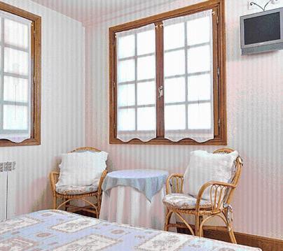 Hostal Lorentxo Olave Szoba fotó